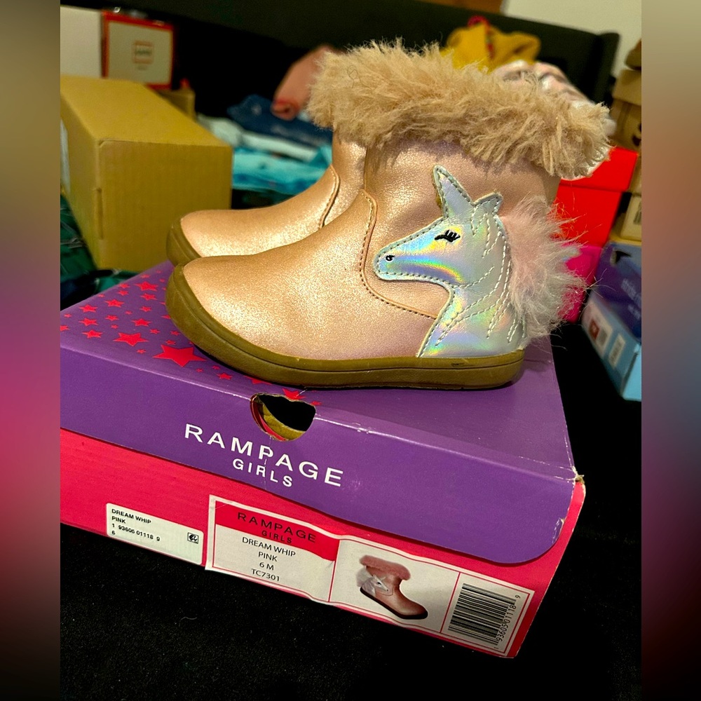 Unicorn Girls Toddler Winter  Boots 6c Great Condition
